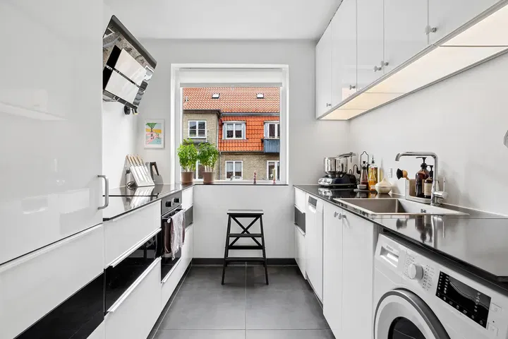 Lys 3-værelses lejlighed med vestvendt altan på Østerbro – billede 4