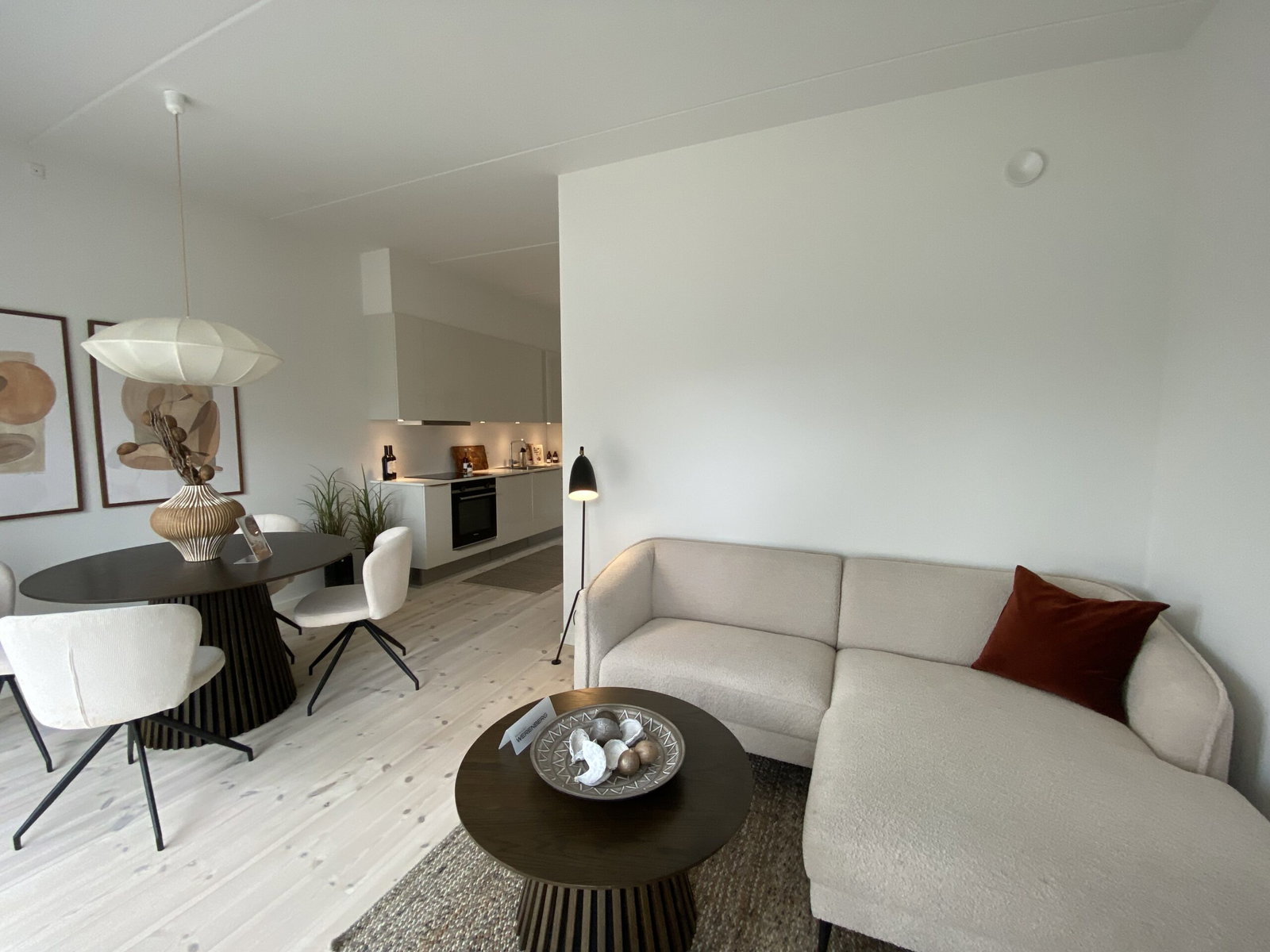 apartment 2-værelses lejlighed med walk-in, altan og tagterrasse