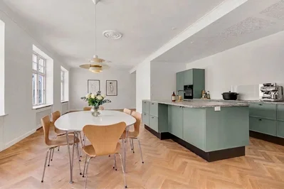 Holstebro C: Flot renoveret 4-værelses lejlighed med herskabscharme - Grønsgade, Holstebro - 1