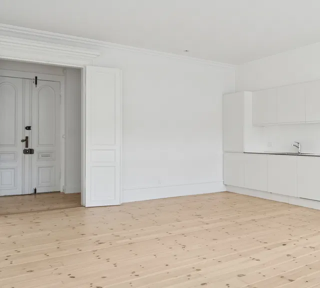 apartment Central bylejlighed med klassiske detaljer og charme