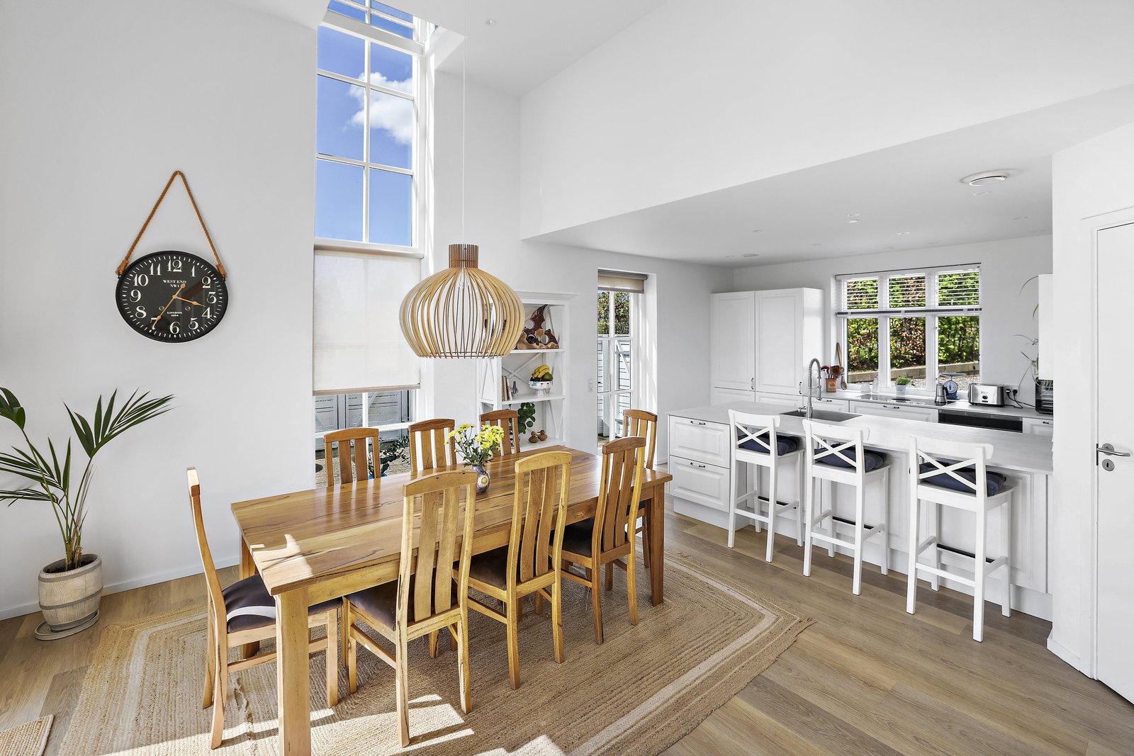 Visual presentation of the listing