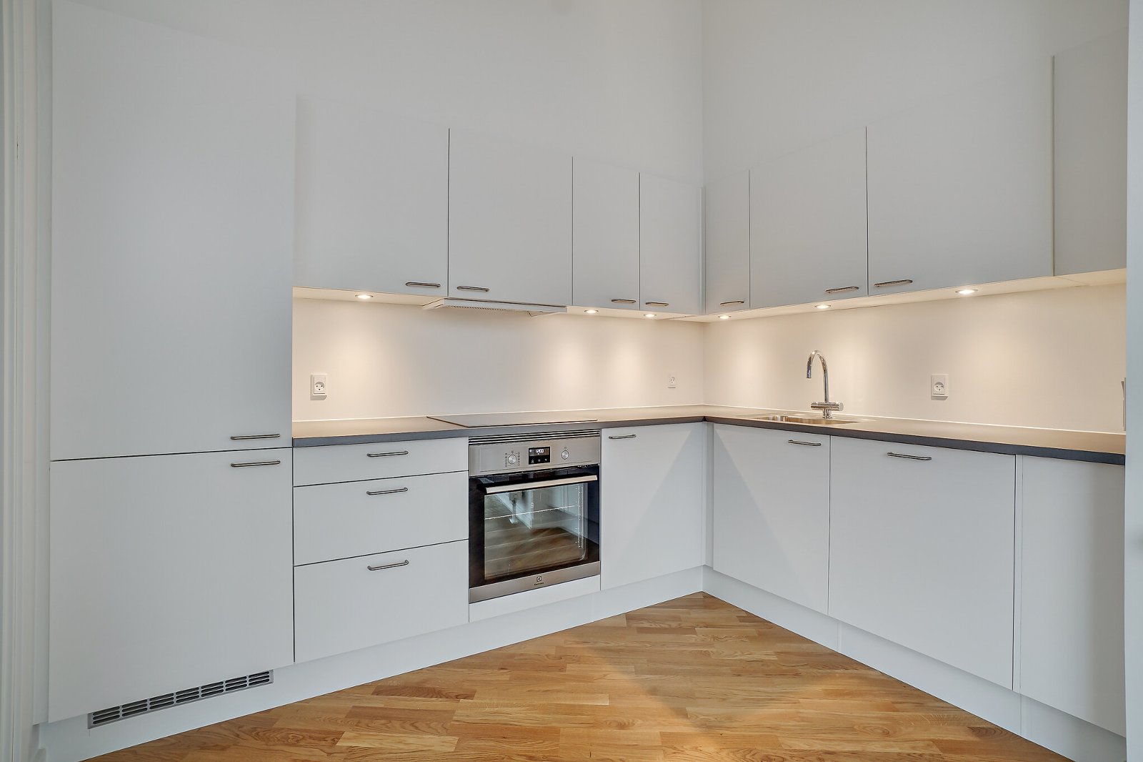 apartment Lys 3-værelses bolig med altan eller terrasse