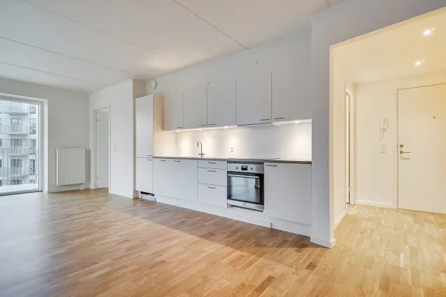 apartment Lys 4-værelses bolig med altan eller terrasse