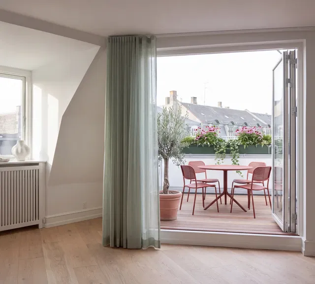 apartment Taglejlighed med masser af lys og kig til Øresund