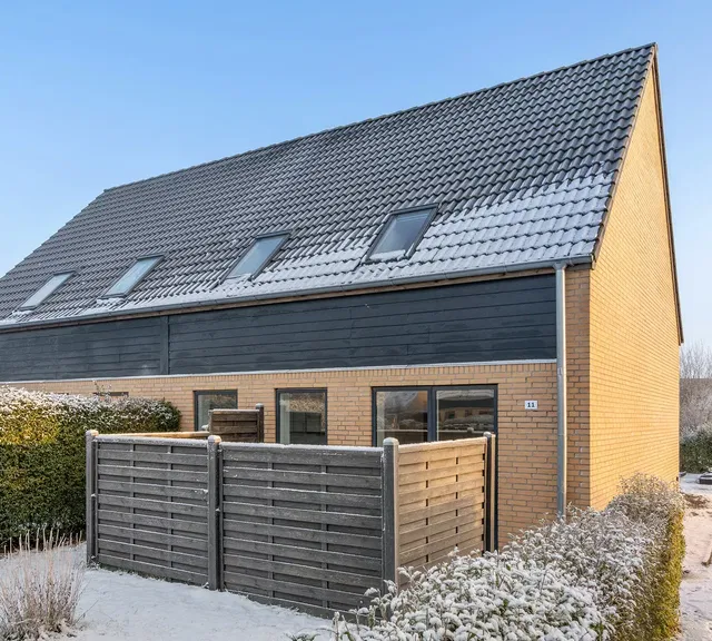 townhouse Lyst 5-værelses rækkehus med have i Regstrup