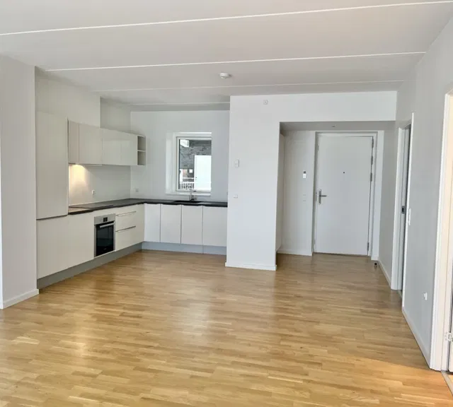 apartment Lækker 3-værelses med stor vestvendt altan