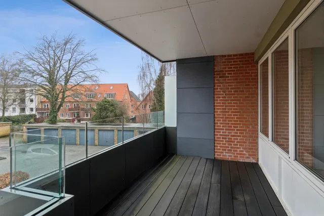 apartment Inviting apartment with a spacious balcony