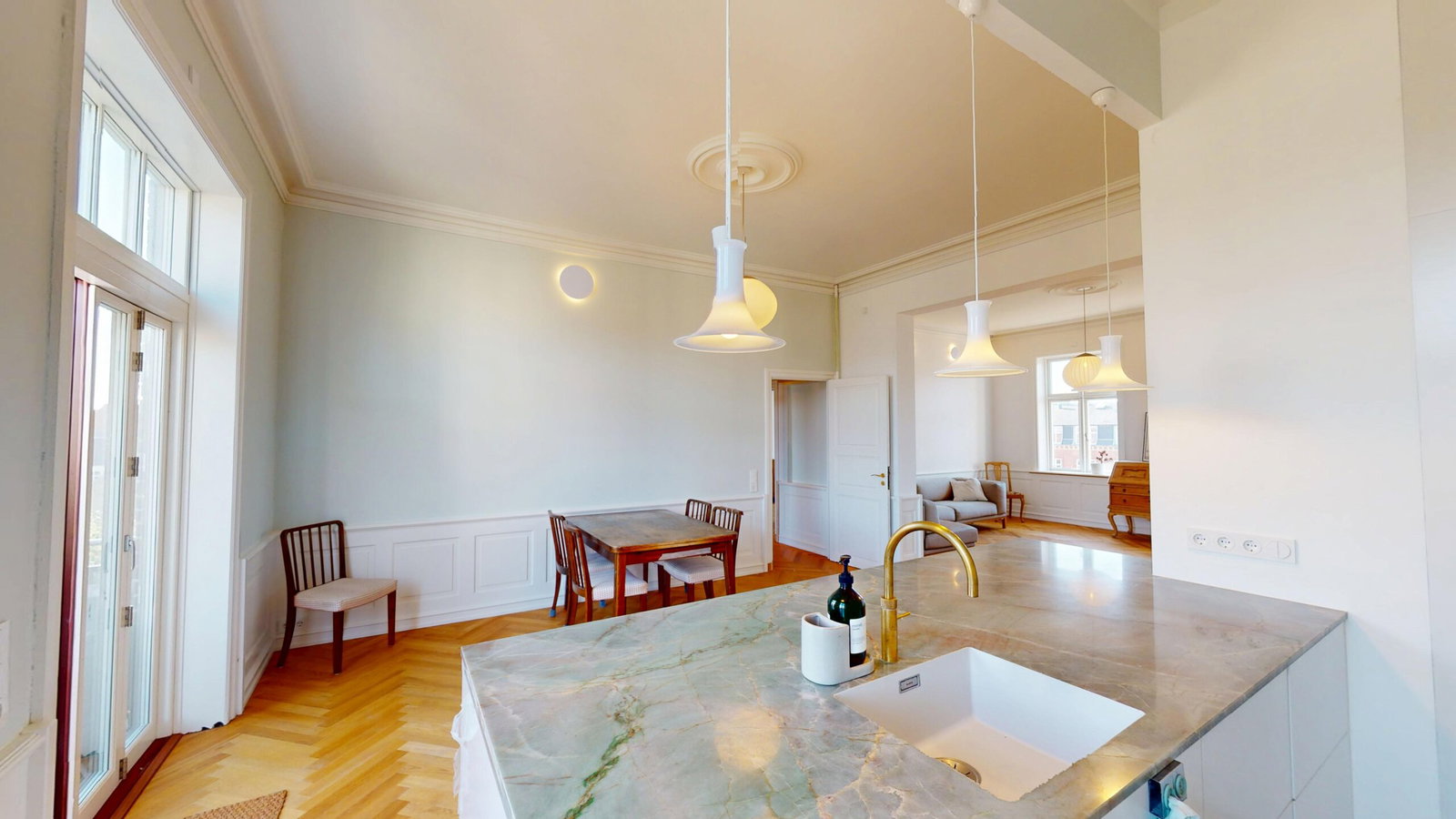 Visual presentation of the listing
