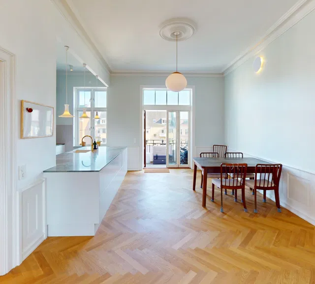 apartment 132 m² renoveret bolig med altan på Frederiksberg C