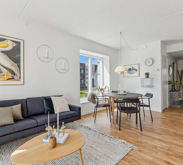 apartment 3-room apartment with balcony in modern Gartnerbyen