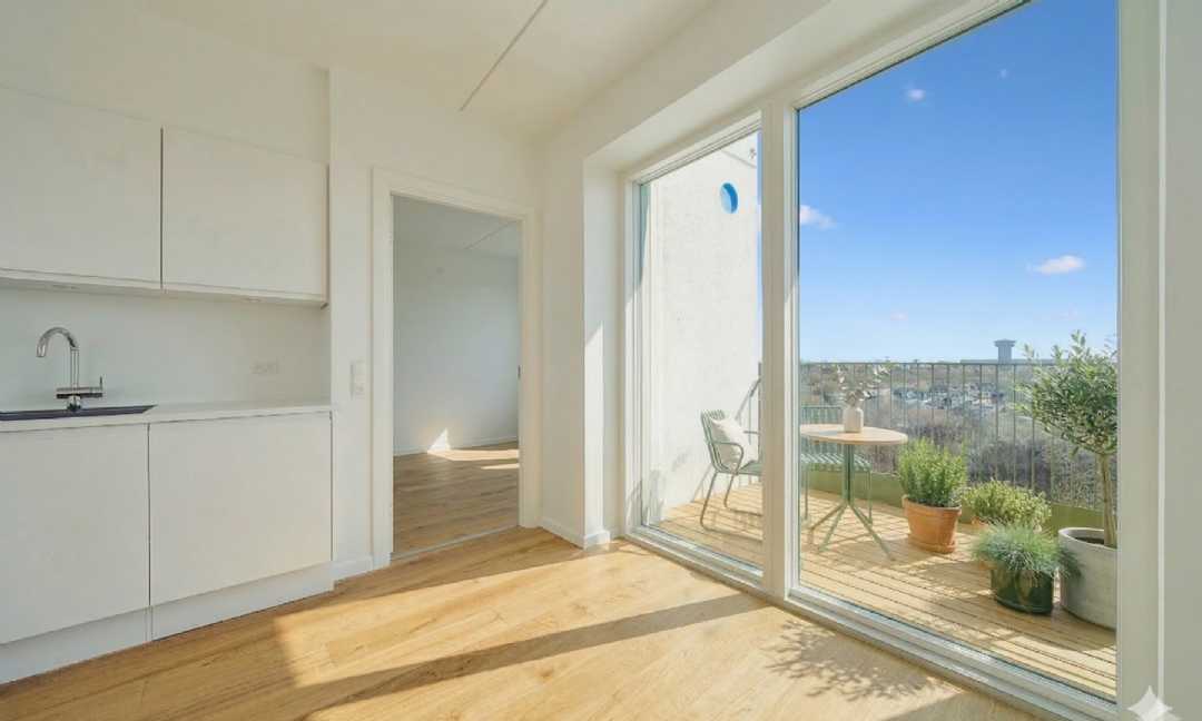 apartment Lys bolig i populære Ørestad Syd med altan