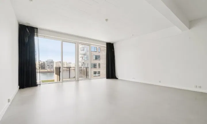 INGEN BINDINGSPERIODE - 1 vær. lejebolig i A-huset med altan og udsigt til vand – billede 3