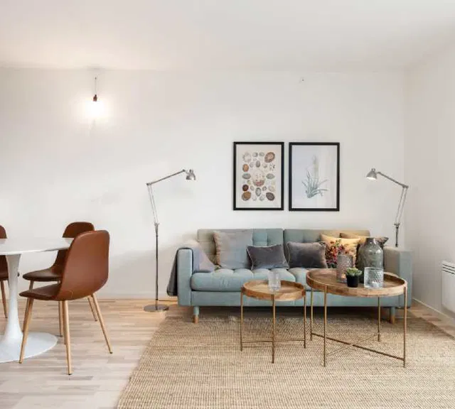 apartment Moderne og lys 3-værelses bolig med fuldt udstyret køkken samt egen privat terrasse!