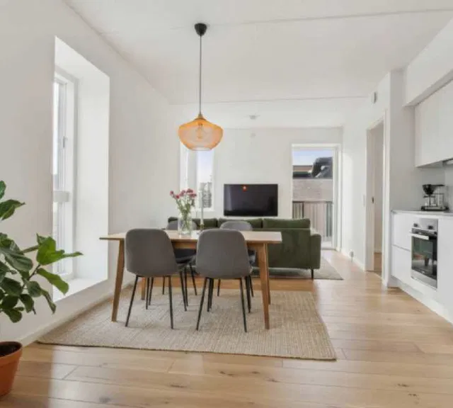 apartment 3-værelses lejebolig med stor altan