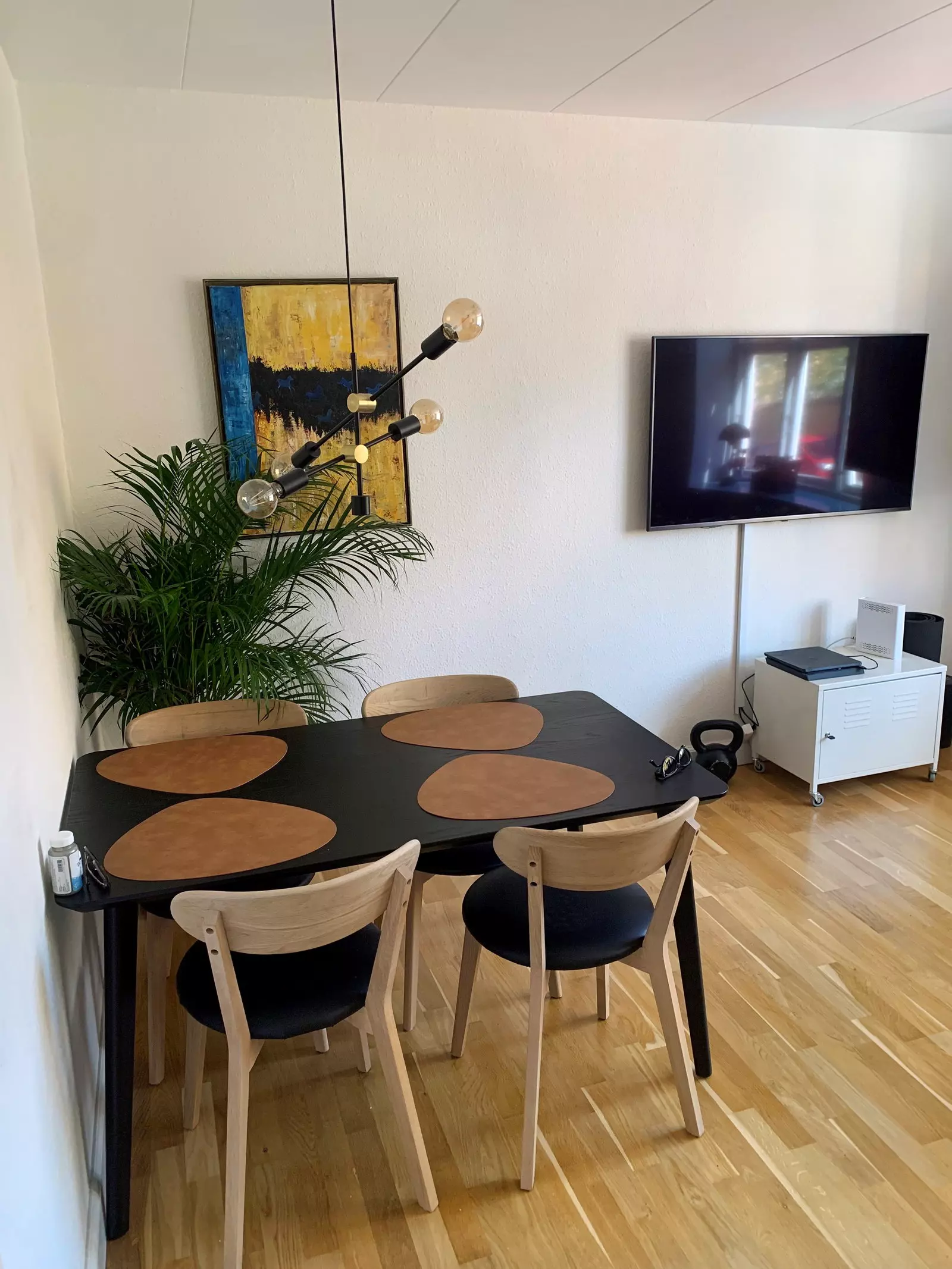 apartment Bright 2-Room Apartment of 52 m² with Parking Option