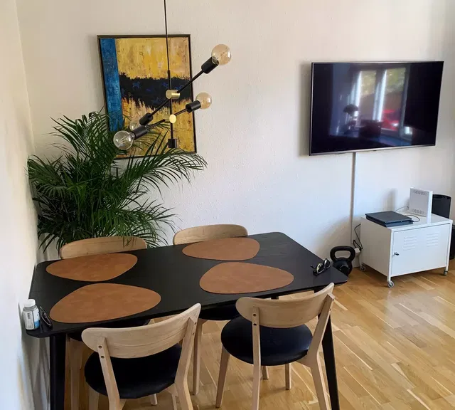 apartment Bright 2-Room Apartment of 52 m² with Parking Option