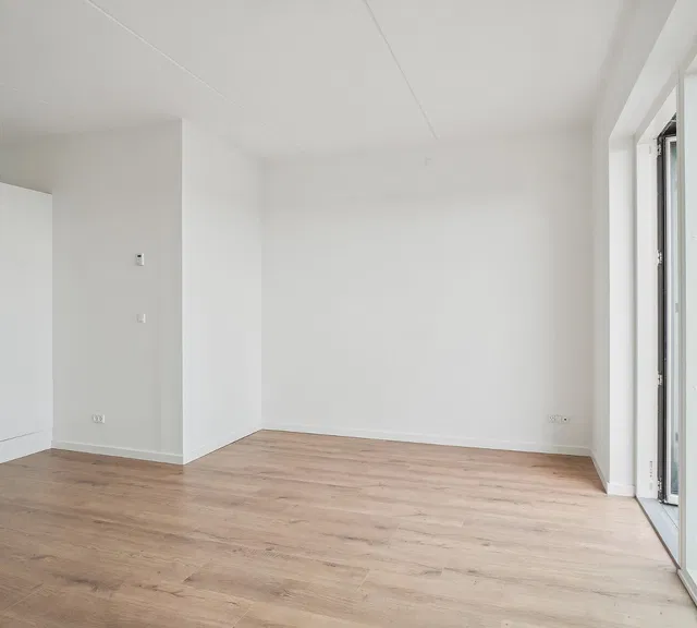 apartment 1-room home with private balcony