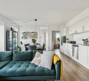 apartment Lys 3-værelses bolig med altan og udsigt i Aalborg