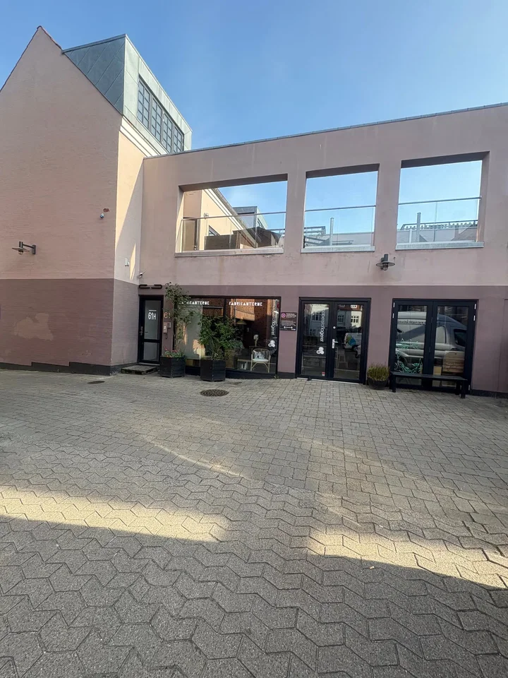 Central 2-værelses lejlighed med egen terrasse - Nørregade, Vejle - 0