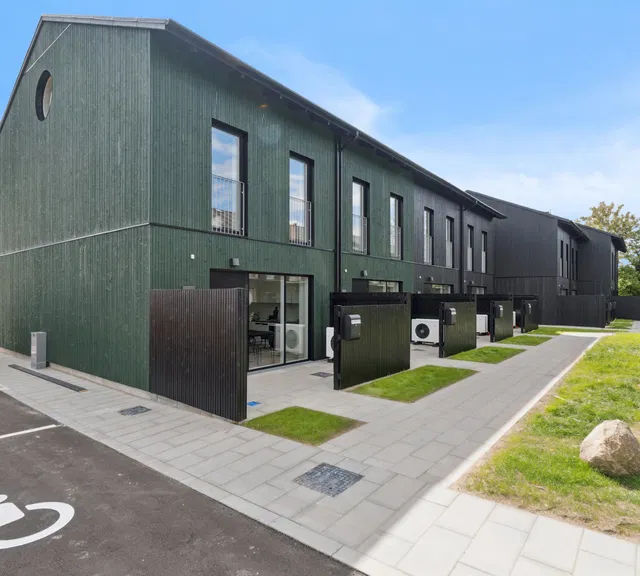 townhouse NYT RÆKKEHUS I TO ETAGER MED TRE VÆRELSER
