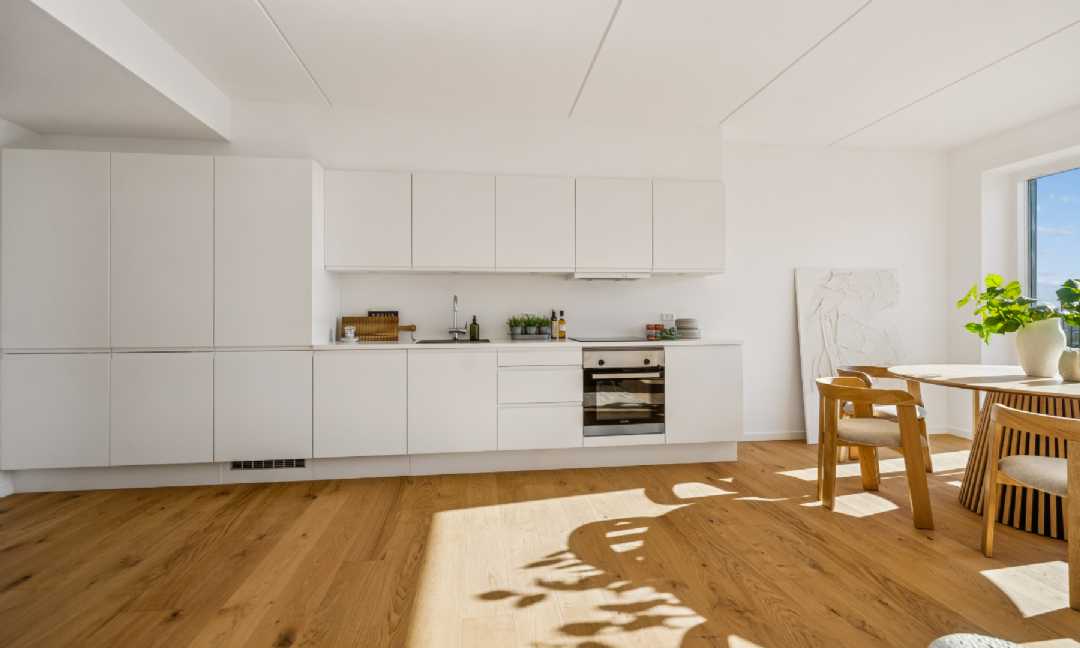 apartment Exclusive 4-room penthouse apartment with balcony