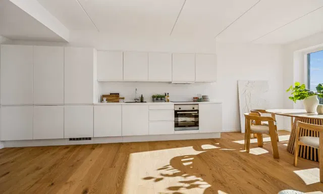 apartment Exclusive 4-room penthouse apartment with balcony