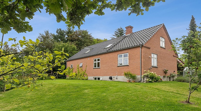 house Nymalet lavenergivilla nær natur og S-tog