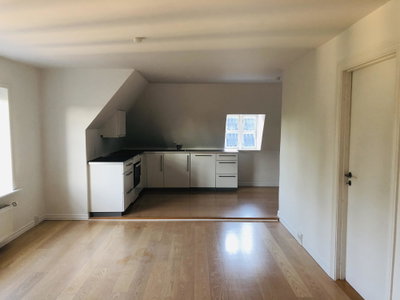 Moderniseret 2-værelses villalejlighed på 67 m² - Holstebrovej, Viborg - 2
