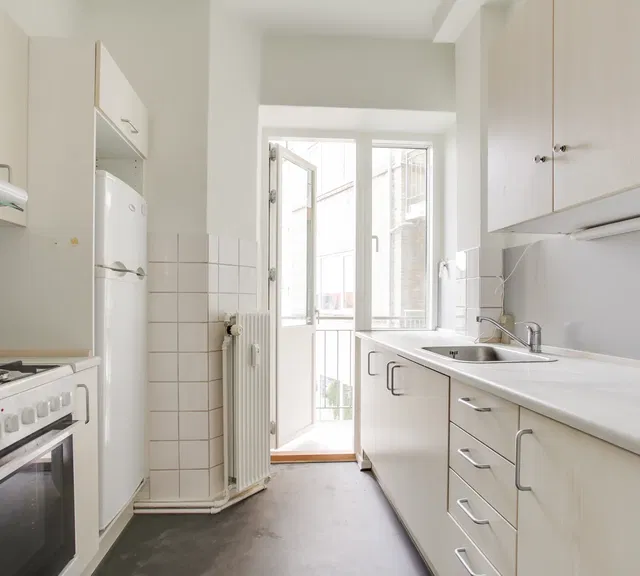 apartment Rummelig 3-værelses på 106 m2 med altan, elevator og delebil – byliv lige udenfor døren
