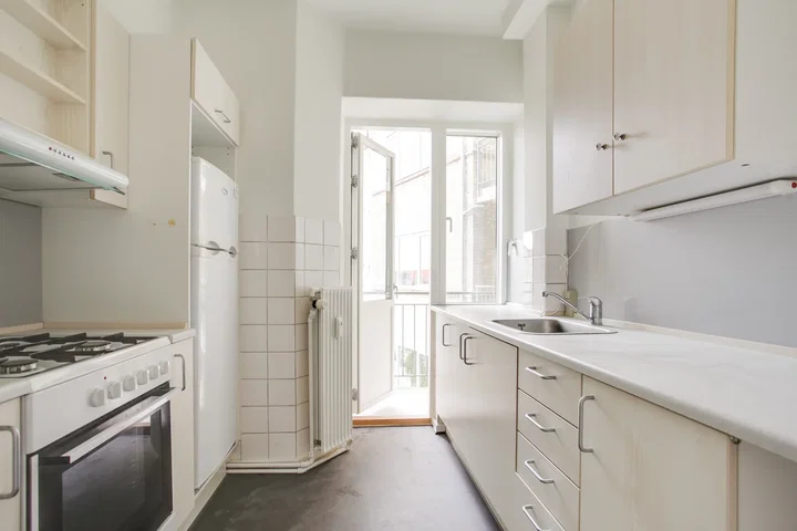 Rummelig 3-værelses på 106 m2 med altan, elevator og delebil – byliv lige udenfor døren - Vesterbro, Aalborg - 0