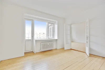 Rummelig 3-værelses på 106 m2 med altan, elevator og delebil – byliv lige udenfor døren - Vesterbro, Aalborg - 3