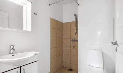 Lovely share-friendly home with balcony! - ONLY 2 MONTHS' DEPOSIT! - Tolderlundsvej, Odense C - 4