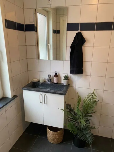 Lys lejlighed med klassiske detaljer og funktionelt køkken med opvaskemaskine. - Fabersvej, Randers C - 4
