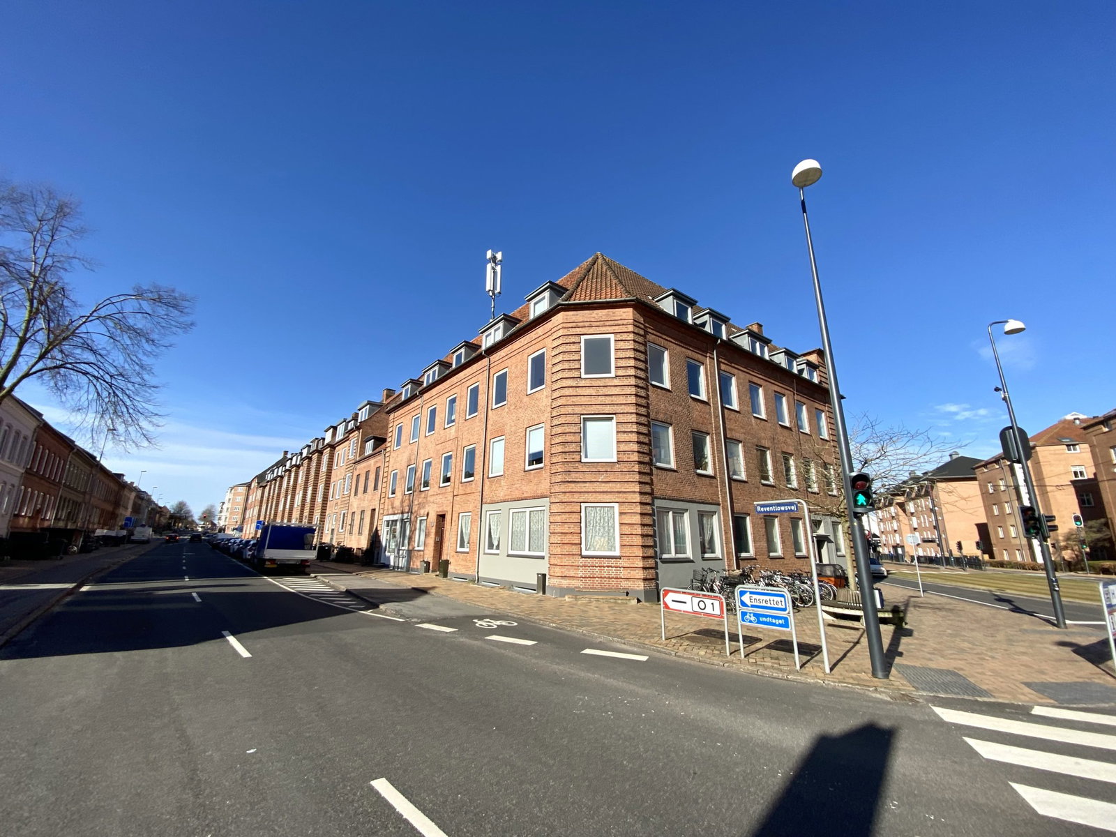 apartment Bright 3-Room Apartment with Classic Details in Odense C