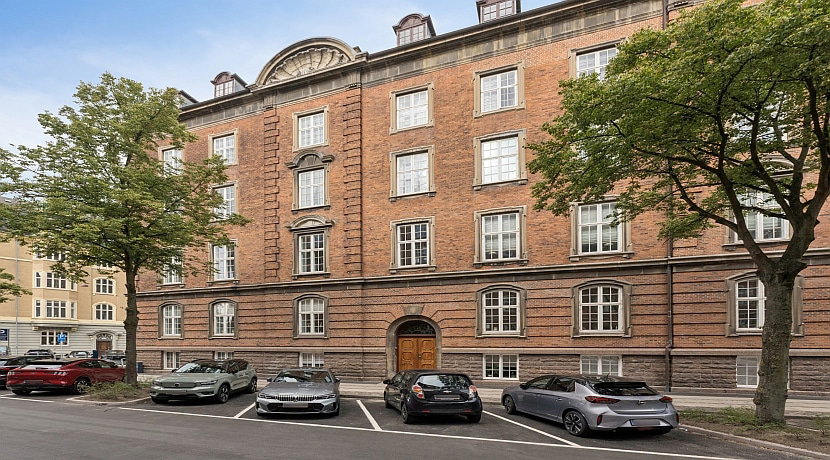 apartment Lys penthouse med pejs nær Metro og Kastellet