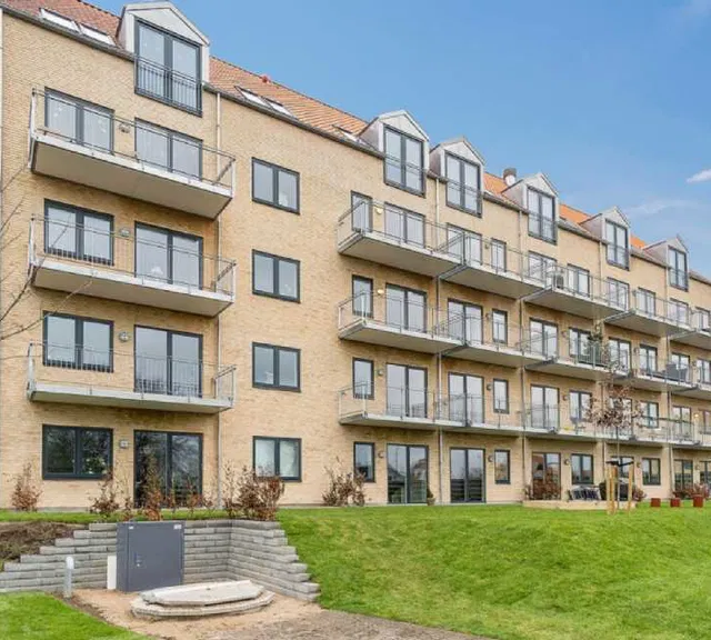 apartment Moderne boliger i Tækkerhusene, Hillerød: Elevator og privat altan. Perfekt beliggenhed ved både natur og by liv