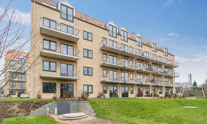 Moderne boliger i Tækkerhusene, Hillerød: Elevator og privat altan. Perfekt beliggenhed ved både natur og by liv - Slangerupgade, Hillerød - 0