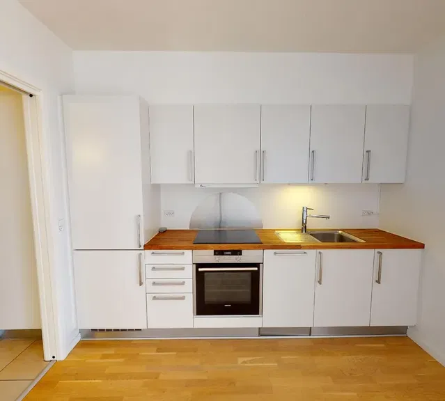 apartment Bright 2-room apartment of 64 m2 with large, covered balcony, washer-dryer tower and parking – pets allowed