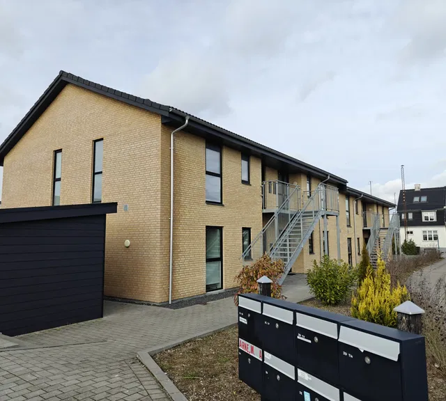 apartment Lys og moderne 3-værelses lejlighed med altan