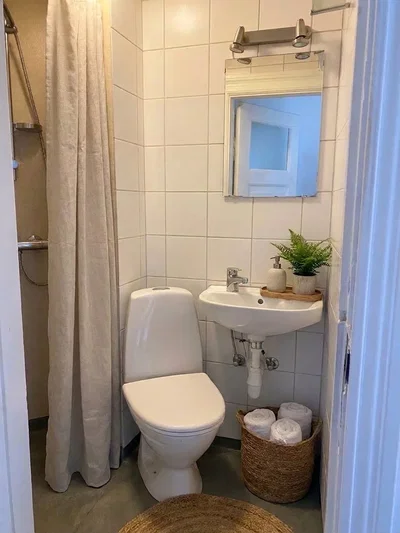 Lys og indbydende lejlighed med stukdetaljer, plankegulve og charmerende køkken med ovenlysvindue. - Bredstrupsgade, Randers C - 4