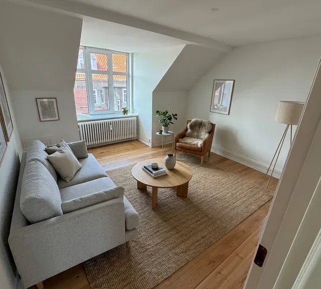 apartment Lys og indbydende 2-værelses på 61 m2 med udsigt og helt nyt køkken.