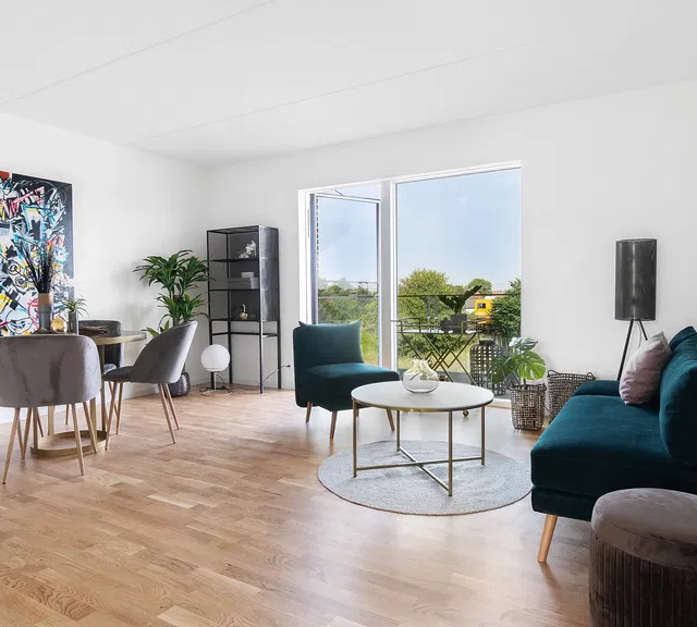 apartment Rummelig 4-værelses lejlighed med altan i Roskilde