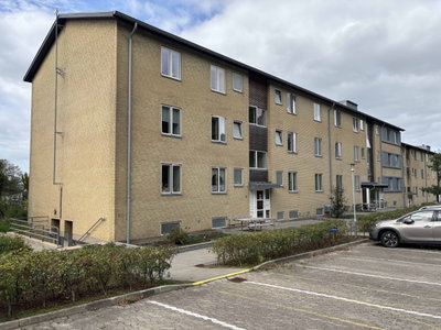 Nyrenoveret 3-værelses lejlighed med altan - Skovvænget, Haderslev - 2