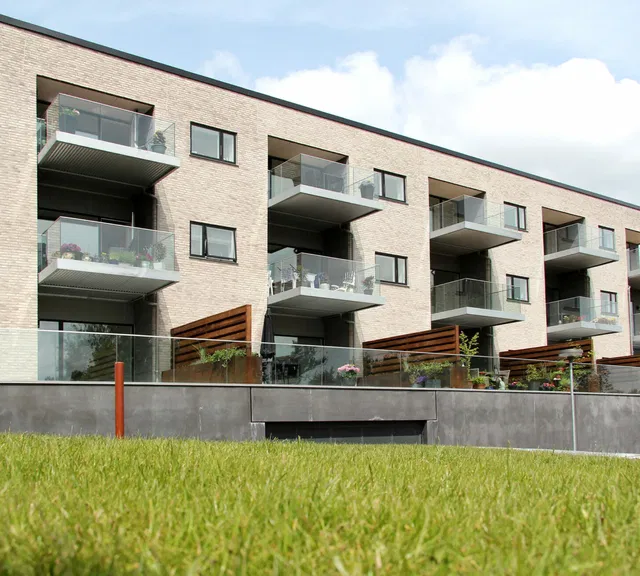 apartment Lys 3-værelses lejlighed med moderne indretning og altan