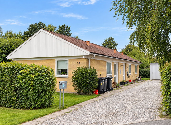 Rummelig villa i ét plan med fire værelser til leje - Gartnerhaven, Skødstrup - 0