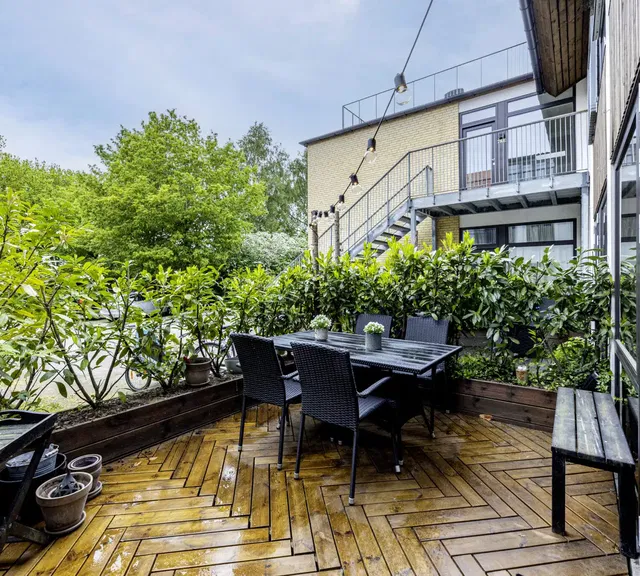 townhouse Luksuriøs stuelejlighed med solrig terrasse