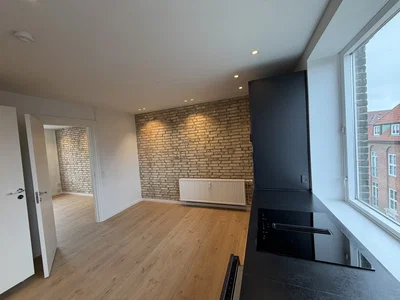 Stilren 2-værelses på 46 m2 med eksponeret murværk, integrerede hvidevarer og husdyr tilladt - Helgolandsgade, Aalborg - 3