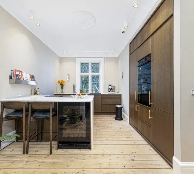 apartment Move-in-Ready Apartment with Stylish Interior Design