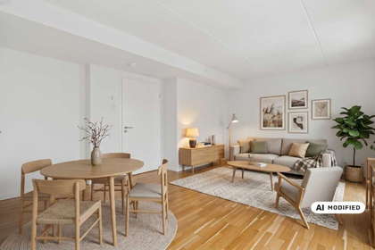 Large and functional 1-room home with a courtyard-facing balcony. – photo 1