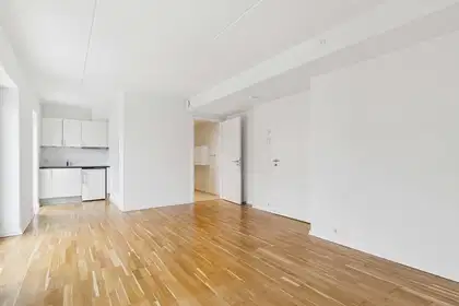 Large and functional 1-room home with a courtyard-facing balcony. – photo 7
